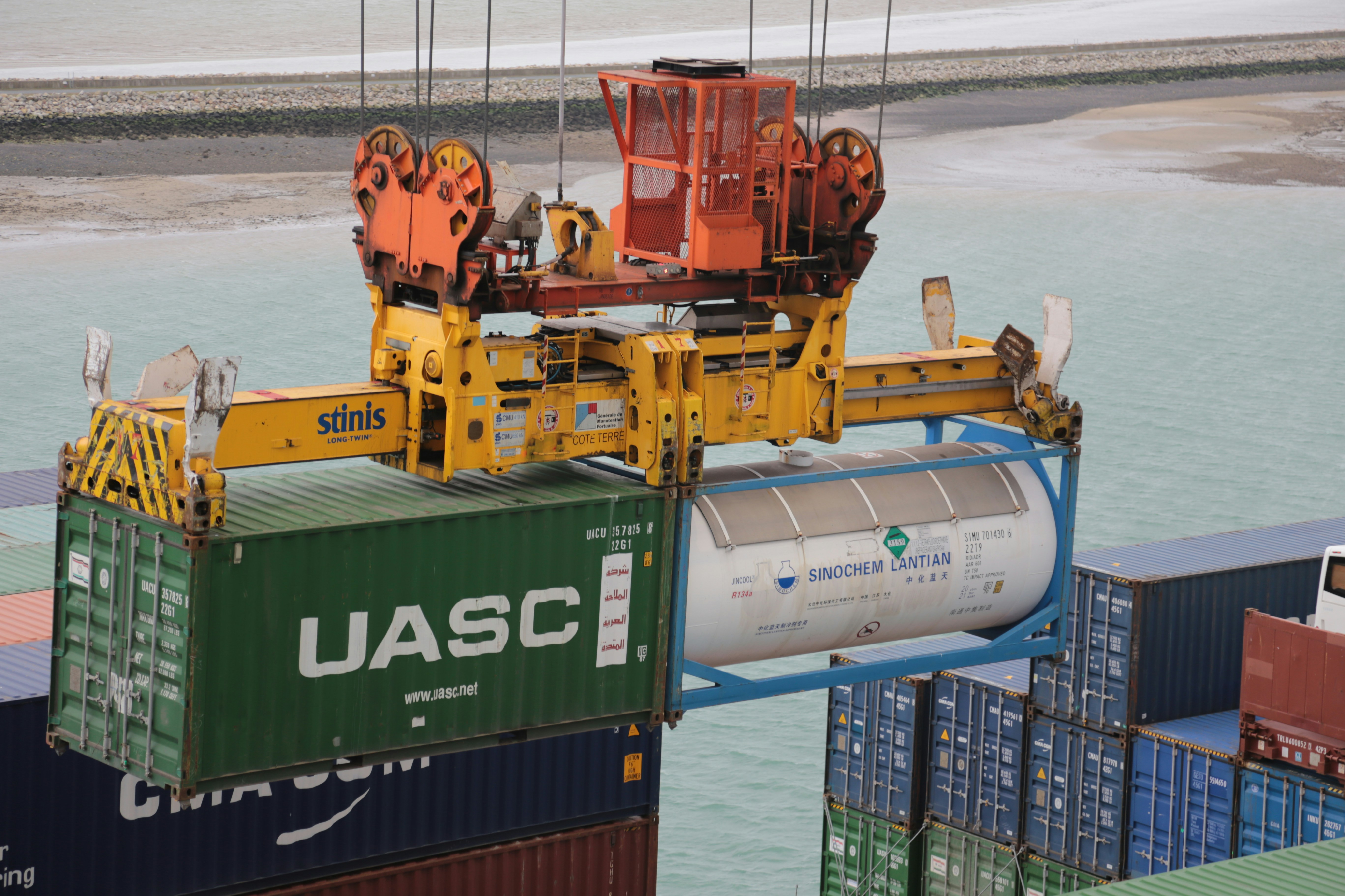 Un géant des mers de 400 mètres débarque au Havre : ne rate pas le CMA CGM Notre-Dame